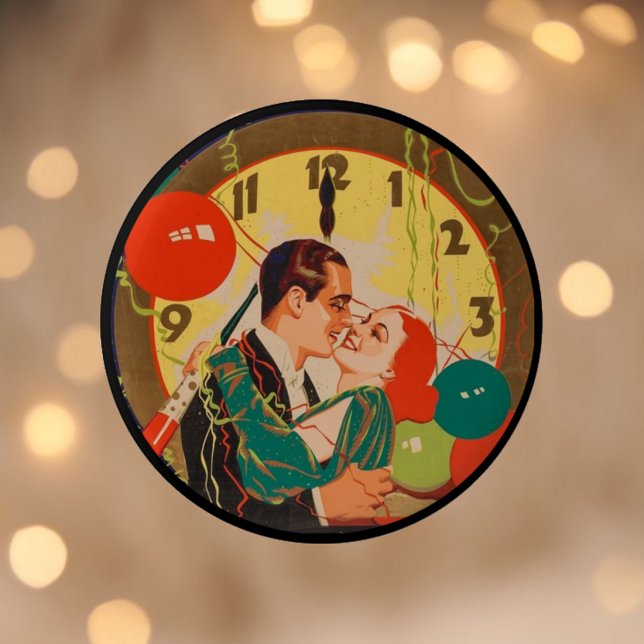 Vintage Art Deco Silvester-Kuss-Uhr Button (Von Creator hochgeladen)