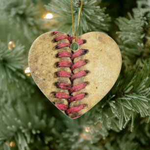 Vintage-Baseball-Kunst - gealtertes Leder und rote Keramik Ornament