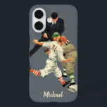 Vintage Baseball-Spieler vor Zuhause iPhone 16 Hülle<br><div class="desc">Einfach zu individualisieren Handy-Fall,  fügen Sie einfach Ihren Namen! Vintage Illustration Sportbaseball-Design mit altmodischen Baseball-Spielern. Es gibt einen Schiedsrichter,  einen Fänger,  der versucht,  einen Baseball zu fangen,  und einen Läufer,  der es sicher auf Zuhause-Basis schafft.</div>