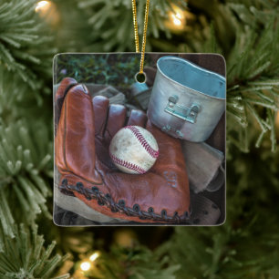 Vintage-Baseballhandschuh und Ball Baseballhandsch Keramikornament
