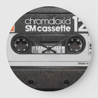 Vintage BASF-Kassette: Sammlerstück Große Wanduhr