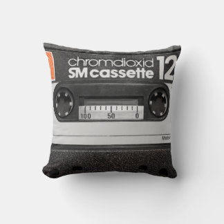 Vintage BASF-Kassette: Sammlerstück Kissen