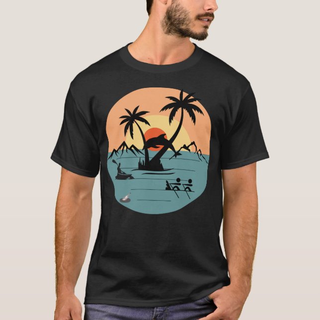 Vintage Beach Vibes: Retro Coastal Design T-Shirt (Vorderseite)