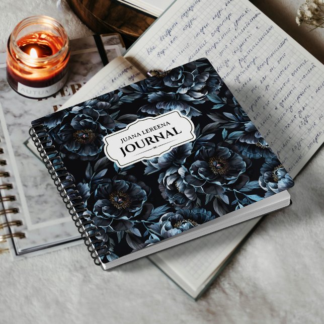 Vintage Bezeichnung für Midnight Blue Peonies Notizbuch (Dusky peonies bloom across stormy gray, this vintage notebook invites your thoughts to unfold.)