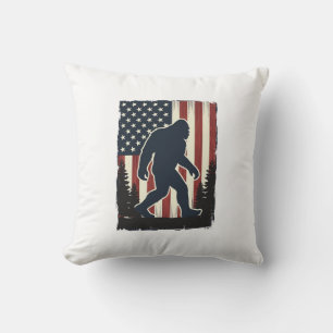 Vintage-Bigfoot-Amerikanische-Flagge-Wald-Vektorde Kissen