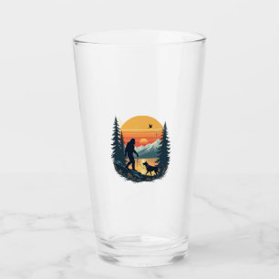 Vintage Bigfoot gehender Hund Berg Sonnenuntergang Glas