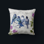 Vintage Blauvögel, violette Blumen, Noten Kissen<br><div class="desc">Vintage blaue Vögel und violette Blumen auf grauem Notenblatt.</div>