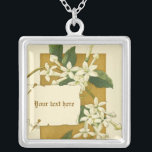 Vintage Blume aus weißem Jasmin Versilberte Kette<br><div class="desc">Weiße Jasmin-Blume mit grünen Blätter Vintage Aquarellfarbe zeichnend silberne Halskette,  mit einer Aquarellfarbe zeichnend aus weißen Jasminen-Blume und einem eingeprägten Hinweis auf braunen und Elfenbeinhintergrund. Ein neuer Ansatz für ein Vintages Design.</div>