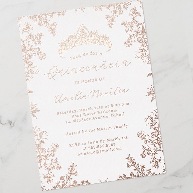 Vintage Blumen Weißrosen Gold Quinceanera Folieneinladung (Von Creator hochgeladen)