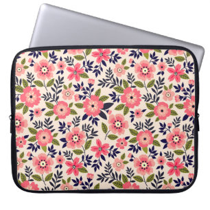 Vintage-Blumenhintergrund, kleine rosa Blumen. Laptopschutzhülle