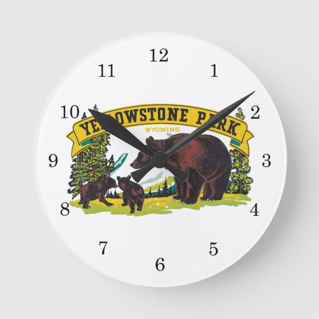 Vintage Braunbären im Yellowstone-Nationalpark Runde Wanduhr (Vorderseite)