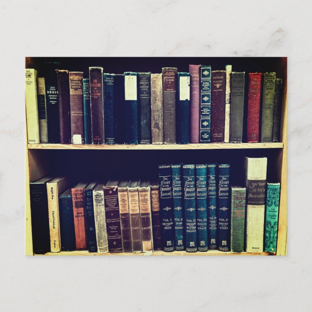 Vintage Bücher im Regal Postkarte (Vorderseite)