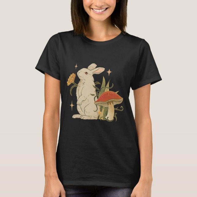 Vintage Bunny & Mushroom Artwork T-Shirt (Vorderseite)