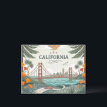 Vintage California Golden Gate Bridge  Feiertagspostkarte<br><div class="desc">Finding a California-themed gift that looks sophisticated rather than cheap is a common struggle for travelers and locals alike. Most souvenirs rely on low-quality photography or cluttered layouts that don't fit a modern home's aesthetic. This design solves that by offering a refined, illustrative take on the Golden State, combining iconic...</div>