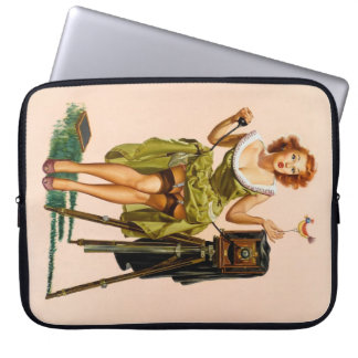 Vintage Camera Pinup girl Laptopschutzhülle