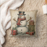 Vintage Christmas Snowman Kissen<br><div class="desc">Ein Vintages Design des Schneemans schmückt dieses gemütliche und warme Weihnachtskissen.</div>