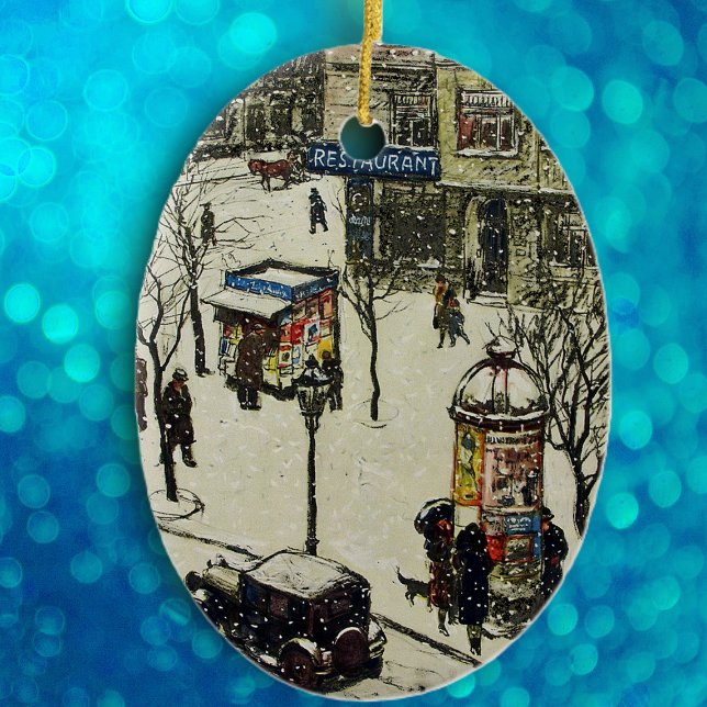 Vintage City Street Winterlandschaft Keramikornament (Winter streets in old 1920's town on oval hanging ornament.)