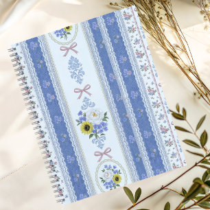 Vintage Cottagecore Blumenranken Spitze Soft Blau Notizbuch