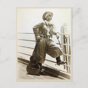 Vintage-Cowgirl mit Gitarre Foto Postkarte