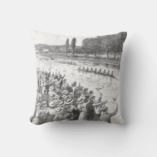 Vintage-Crew-Ruderer-Rennen mit vielen Zuschauern Kissen