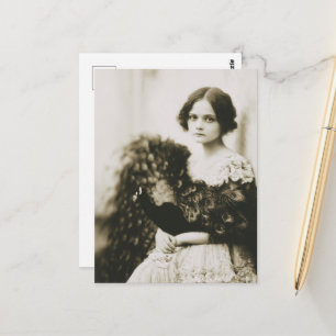 Vintage Dame in Pfauenfedern Postkarte
