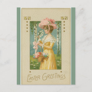 Vintage-Dame zwischen Zedern mit Ostereiern Postkarte