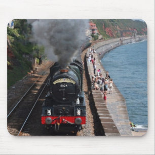 Vintage Dampflokomotive am Meer Mousepad
