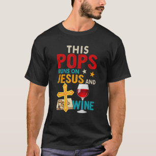 Vintage Dieser Papa Läuft Mit Jesus Und Wein Trin T-Shirt