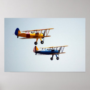 Vintage-Doppeldecker in Flug Poster