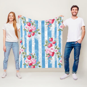Vintage Erdbeeren und Blüten auf blauen Streifen Fleecedecke