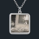 Vintage Erinnerungen Versilberte Kette<br><div class="desc">Ein Bild meiner Großmutter in ihrem Hochzeitskleid. Meine Großväter Brillen,  als er noch ein Junge war,  gehören zu vielen alten Fotos und Erinnerungen aus vergangenen Tagen.</div>