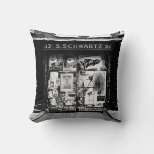 Vintage FACADE DER ALTEN STORE AUF DER STRASSE Kissen
