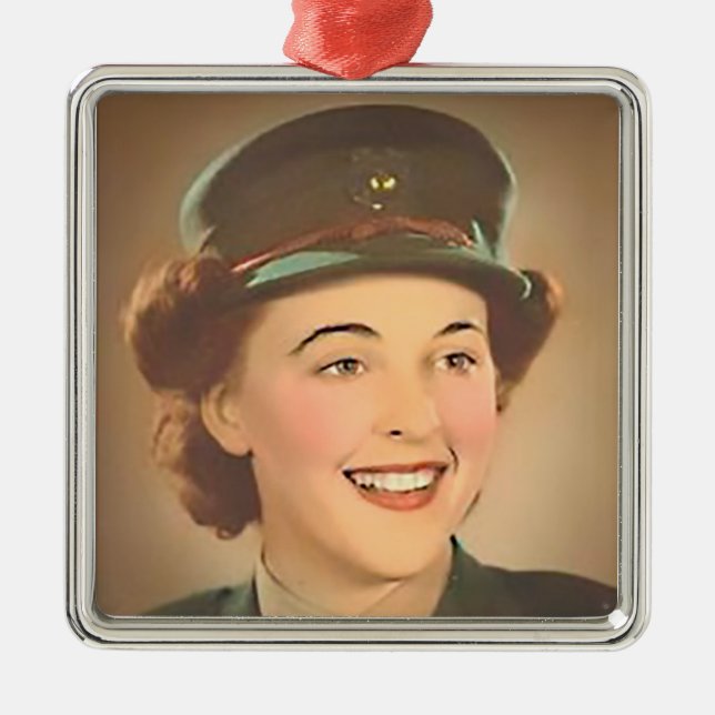 Vintage Female Marine Ornament Aus Metall (Vorne)