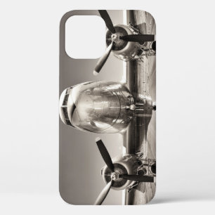 Vintage-Flugzeug auf einer Start- und Landebahn Case-Mate iPhone Hülle