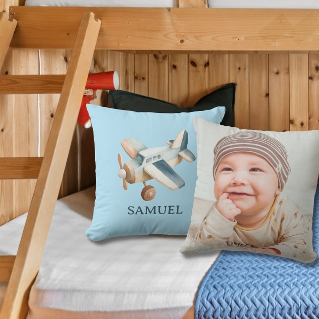 Vintage-Flugzeug-Foto-Aquarell-Baby-Junge Blau Kissen (Von Creator hochgeladen)