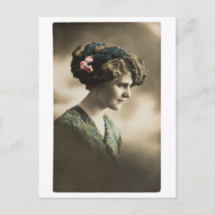Vintage-Foto einer Dame aus den 1920er Jahren Postkarte