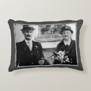 Vintage-Foto mit den Großeltern Zierkissen