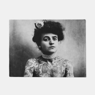 Vintage Fotografie einer tätowierten Dame Fußmatte