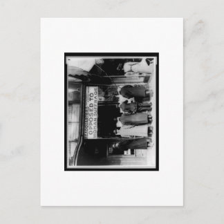 Vintage Fotografie gegen weibliche Unterleibpos Postkarte