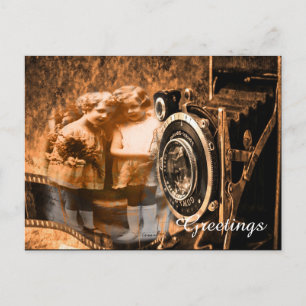Vintage-Fotografie von zwei Kindern beim Posieren Postkarte