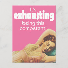 Vintage Frau, die sich auf der Postkarte zurückhäl