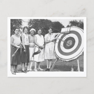 Vintage-Frauen-Bogenschießwettbewerb Foto aus den Postkarte