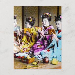 Vintage Geisha beim Überprüfen ihres Make-ups beim Postkarte