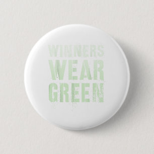 Vintage Gewinner tragen das Green Summer Camp War Button