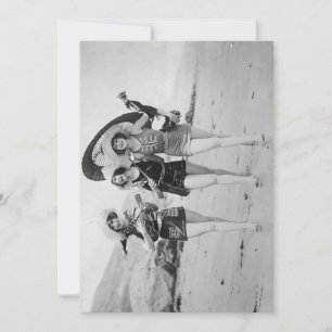 Vintage Girlfriends singen am Strand