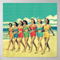 Vintage Girls laufen den Strand hinunter