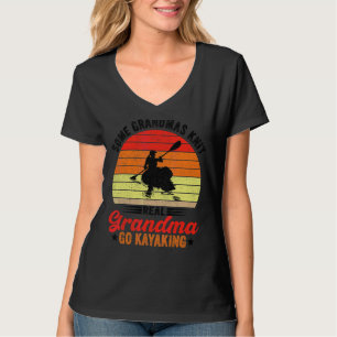 Vintage Grandmas Strick Grandmas Go Kayaki T-Shirt