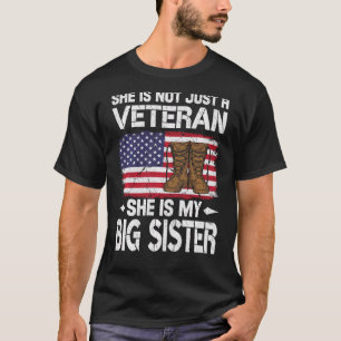 Vintage große Schwester Veteran US Flag 4. Juli Mo T-Shirt
