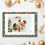 Vintage grüne Rote Blüte Mute Zwei Foto Weihnachte Feiertagskarte<br><div class="desc">Vintage Grün-Rote-Blüte Mädels Weihnachtskarte für zwei Fotos</div>