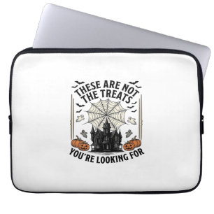 Vintage-Halloween-Geist-Behandlung-Shirt-Design_1 Laptopschutzhülle